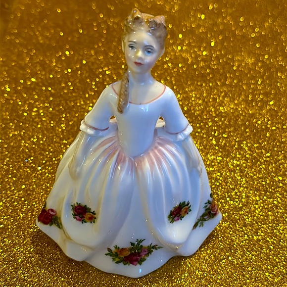 Royal Doulton 1992 Fine Porcelain Figurine of a young lady- Vintage - Picture 2 of 6